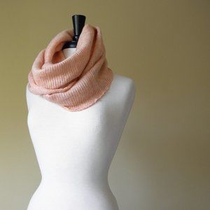 Autumn and winter knitted Infinity scarf